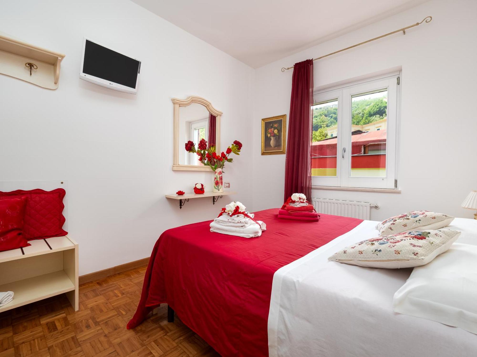 Villa Dei Fiori - Exclusive With Garden In Sorrento Coast Vico Equense